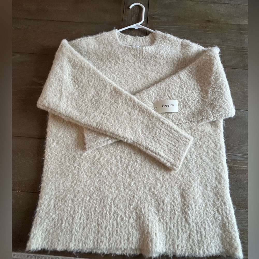 ON SAY Women's Cream Crew Neck Sweater